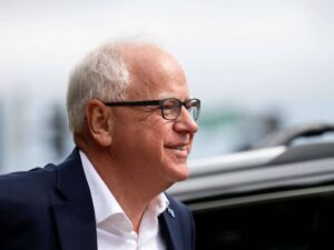 Wer ist Tim Walz? Ein kurzer Überblick